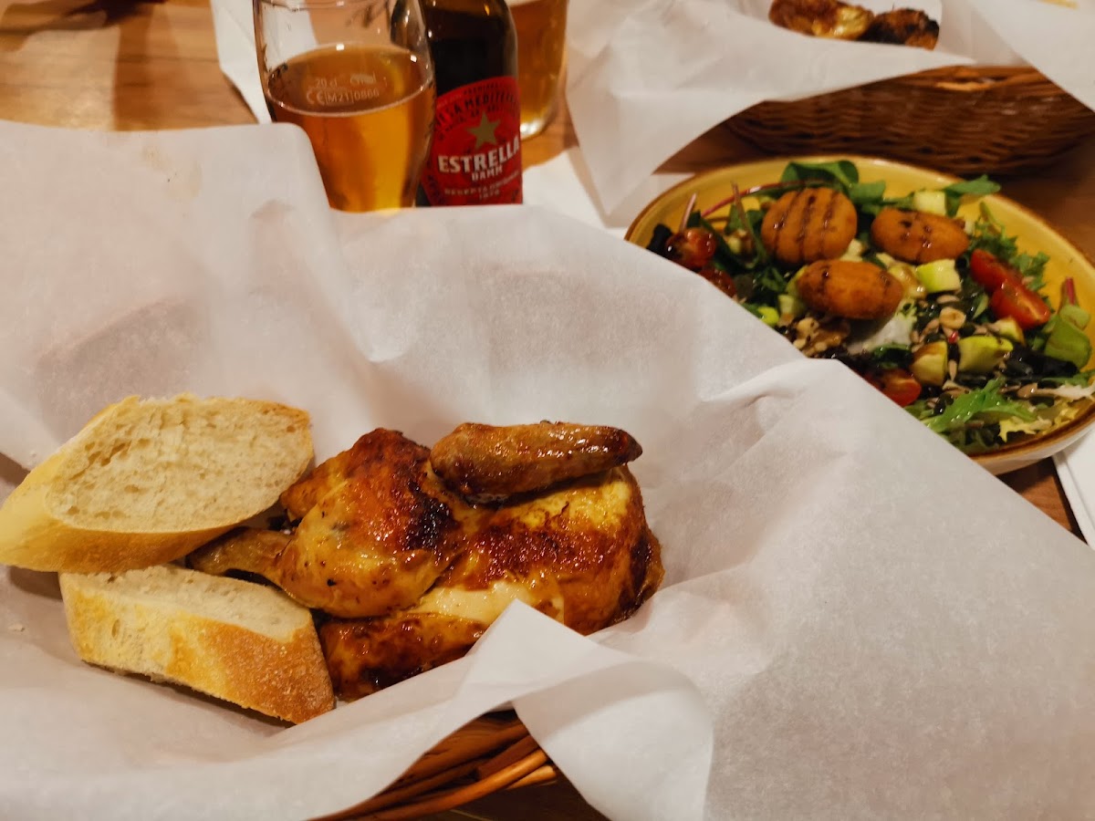 Restaurant Ohana Chickens Photo 9