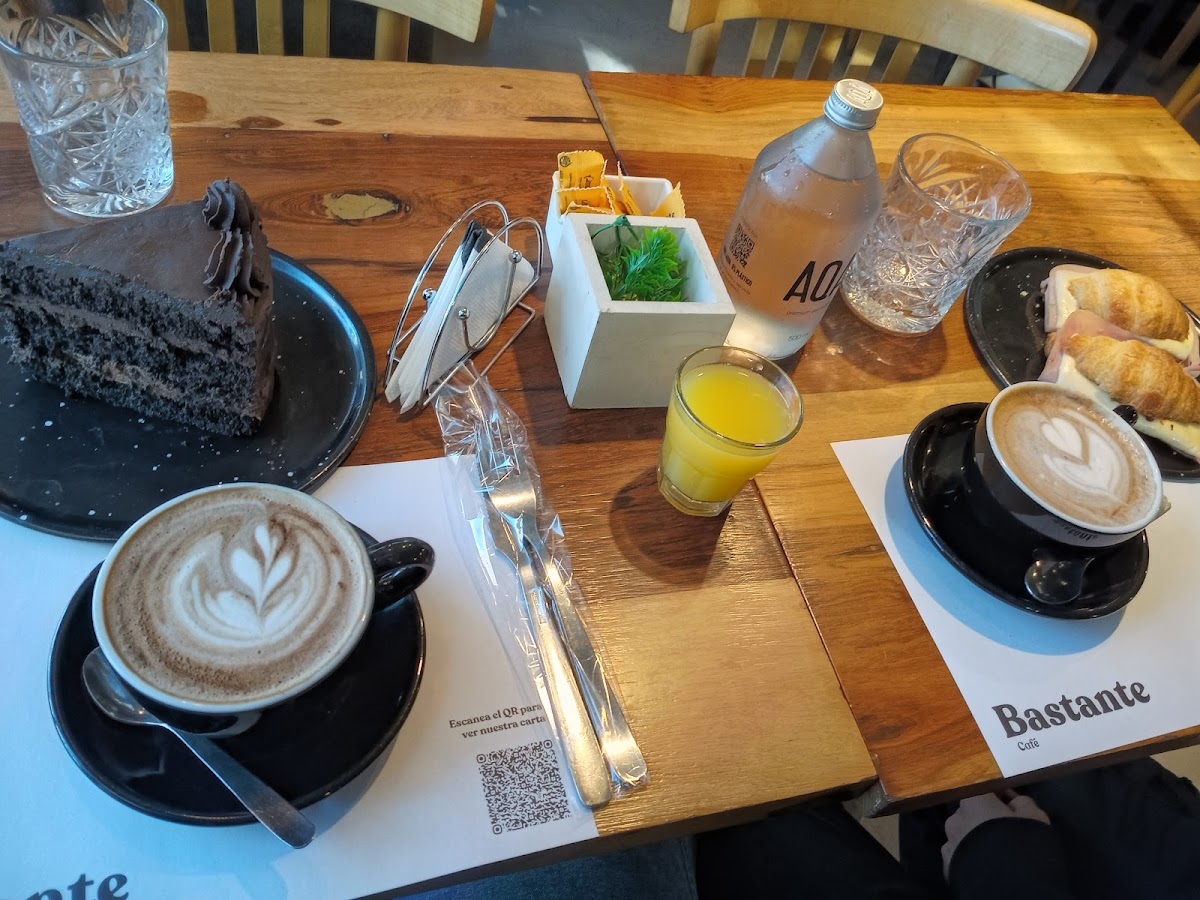 Bonito Café Photo 3