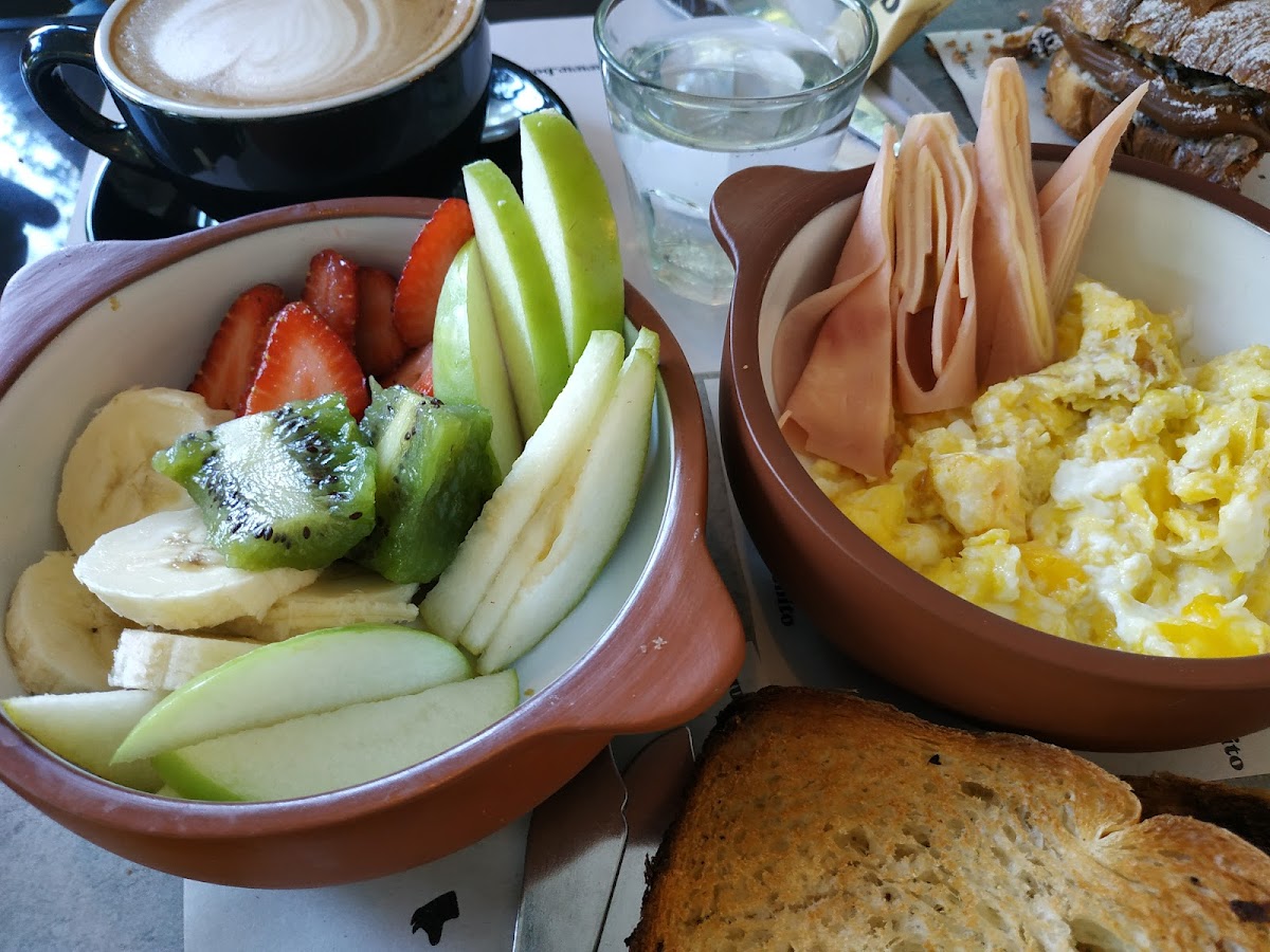 Bonito Café Photo 8