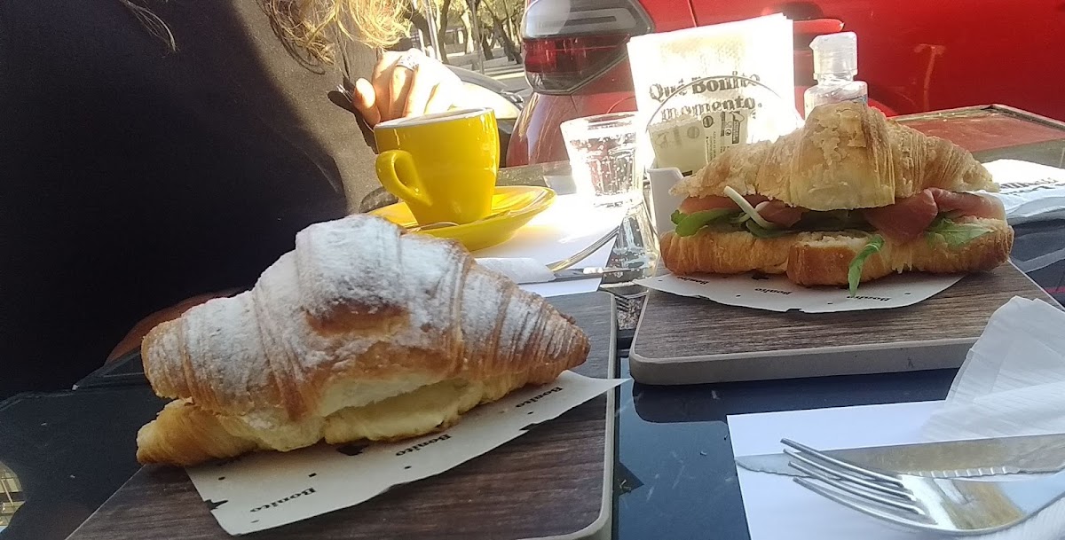 Bonito Café Photo 9