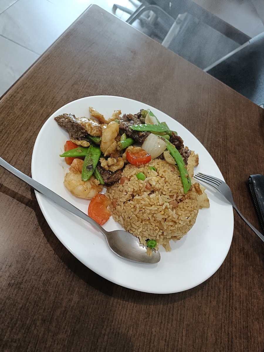 Steven's Asian Kitchen Take Away Photo 3