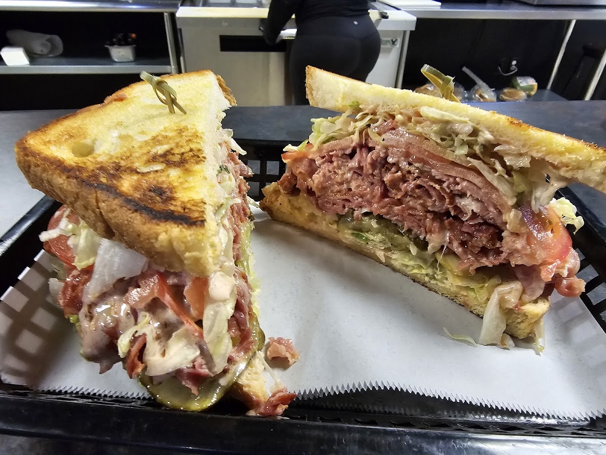 Retro’s Subs & Brews Photo 3