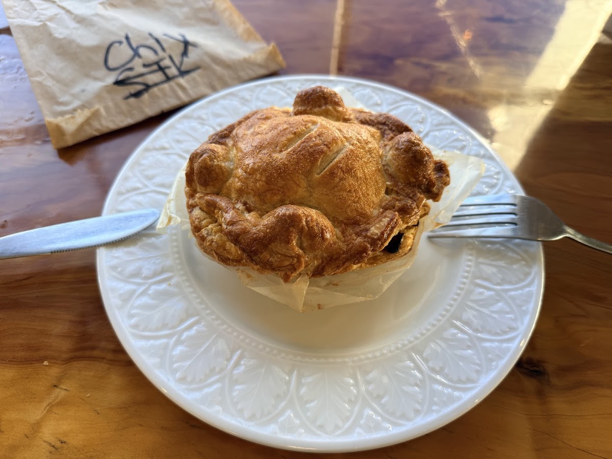 Pino Pies Photo 3