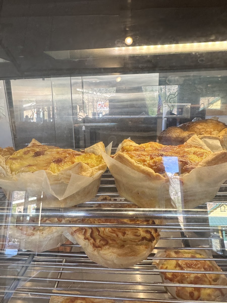 Pino Pies Photo 6