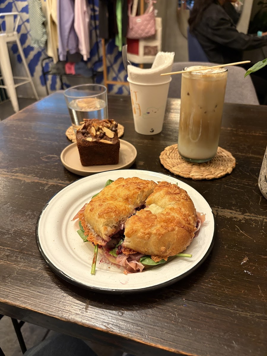 Café Habitante Photo 3