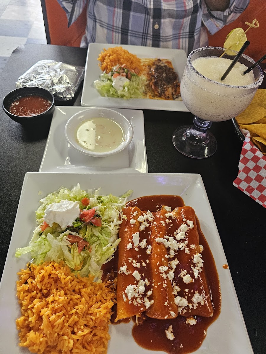 Tequila Mariscos Bar & Restaurant Photo 3