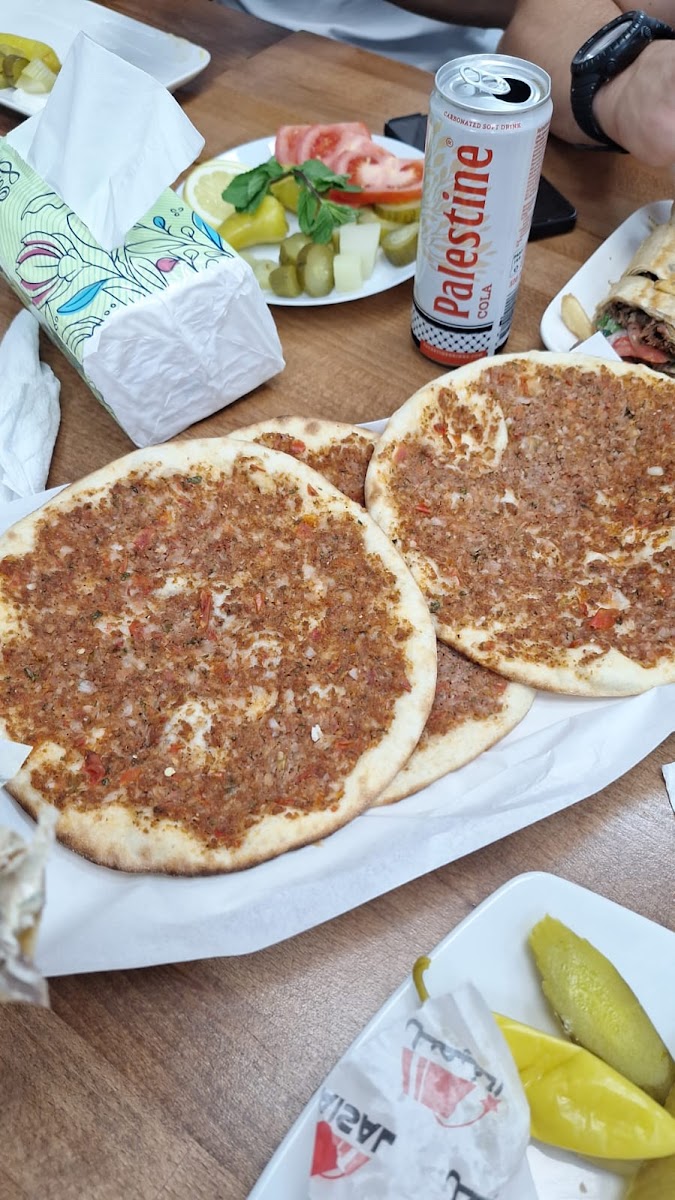 Al Faisal Grills und Restaurant Photo 10