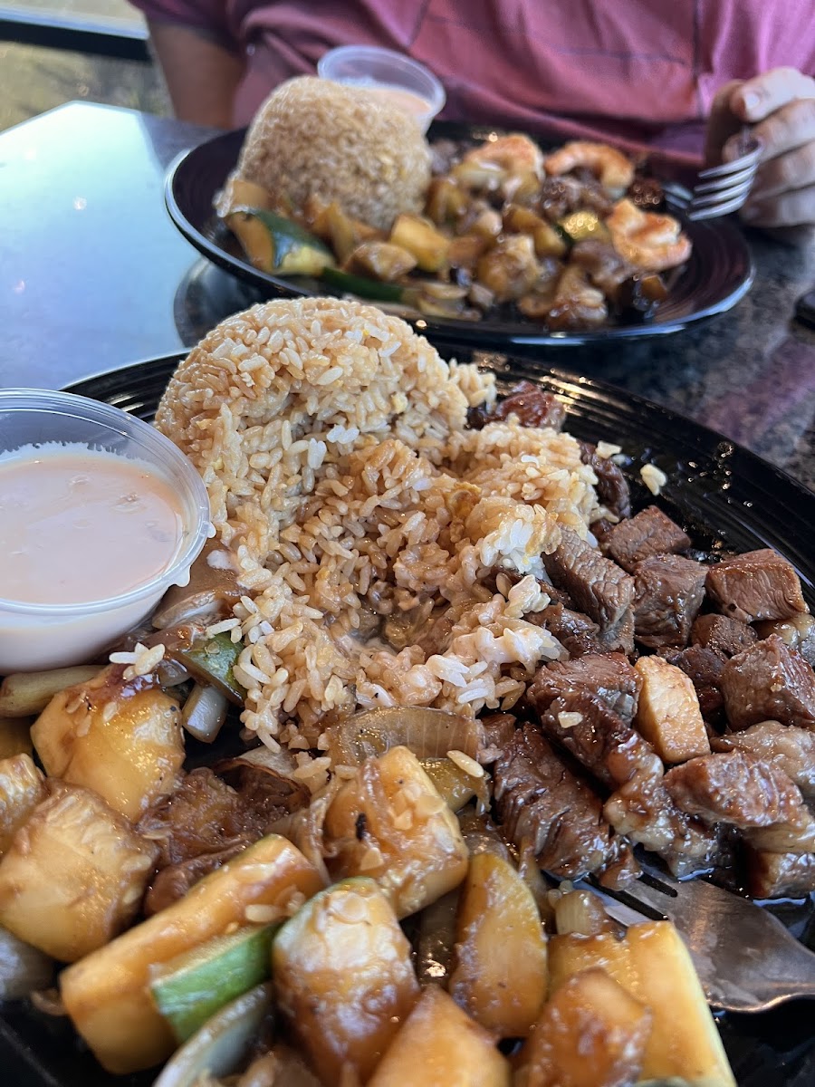 Hibachi Grill & Sushi Bar Photo 7