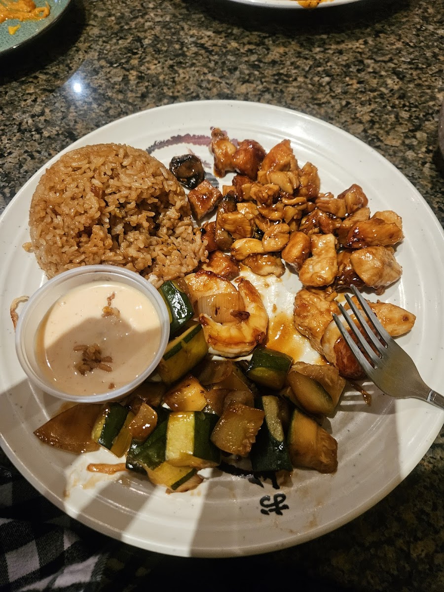 Hibachi Grill & Sushi Bar Photo 9