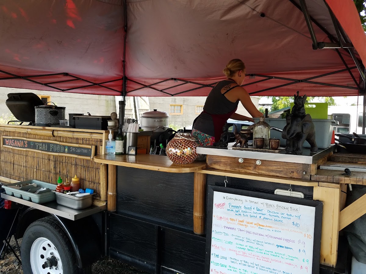 Wasana's Thai Food Cart Photo 3