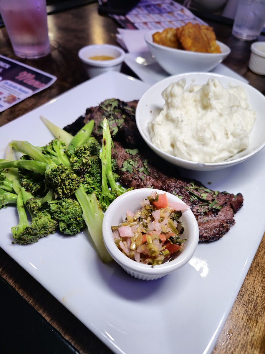 Garden Bar & Grill Photo 8