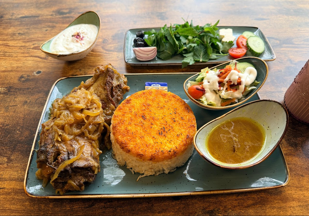 Boomi Restaurant Photo 3