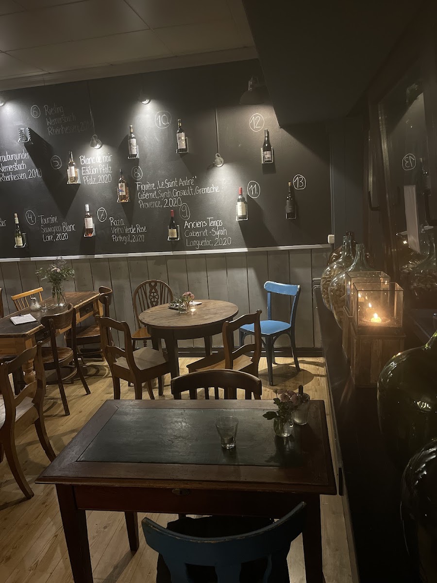 Dag's Restaurant bar &cafe