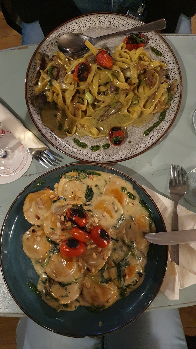 Dag's Restaurant bar &cafe Photo 8