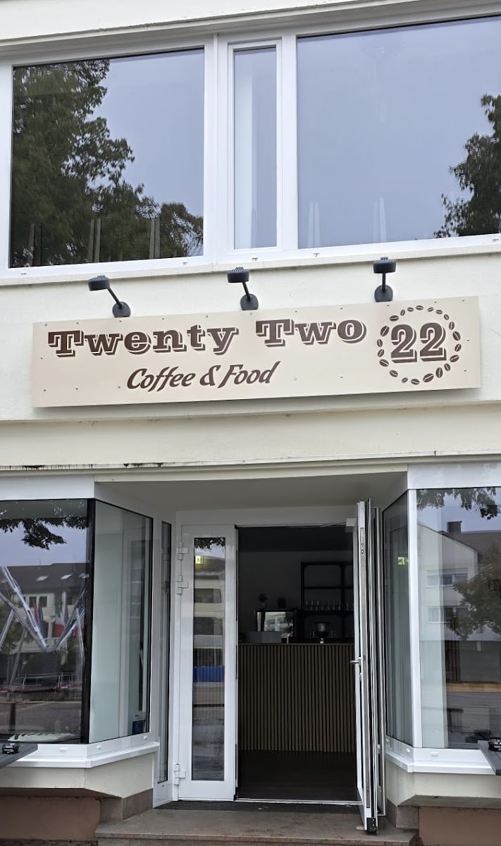 Twenty Two - Coffee & Food
