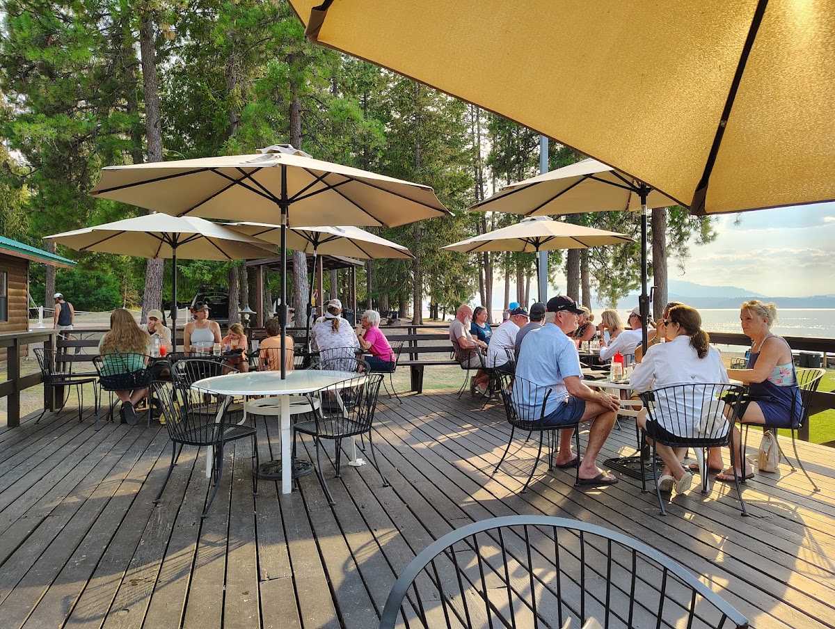 Pearl's on the Lake