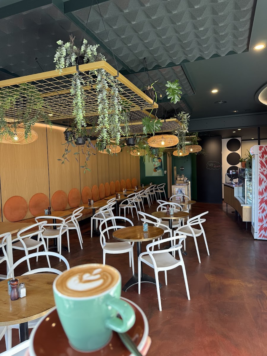 DotCom Cafe