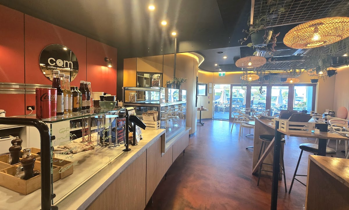 DotCom Cafe Photo 4