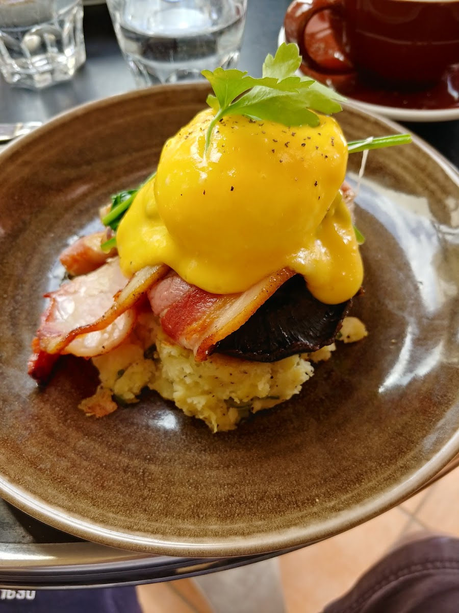 DotCom Cafe Photo 6