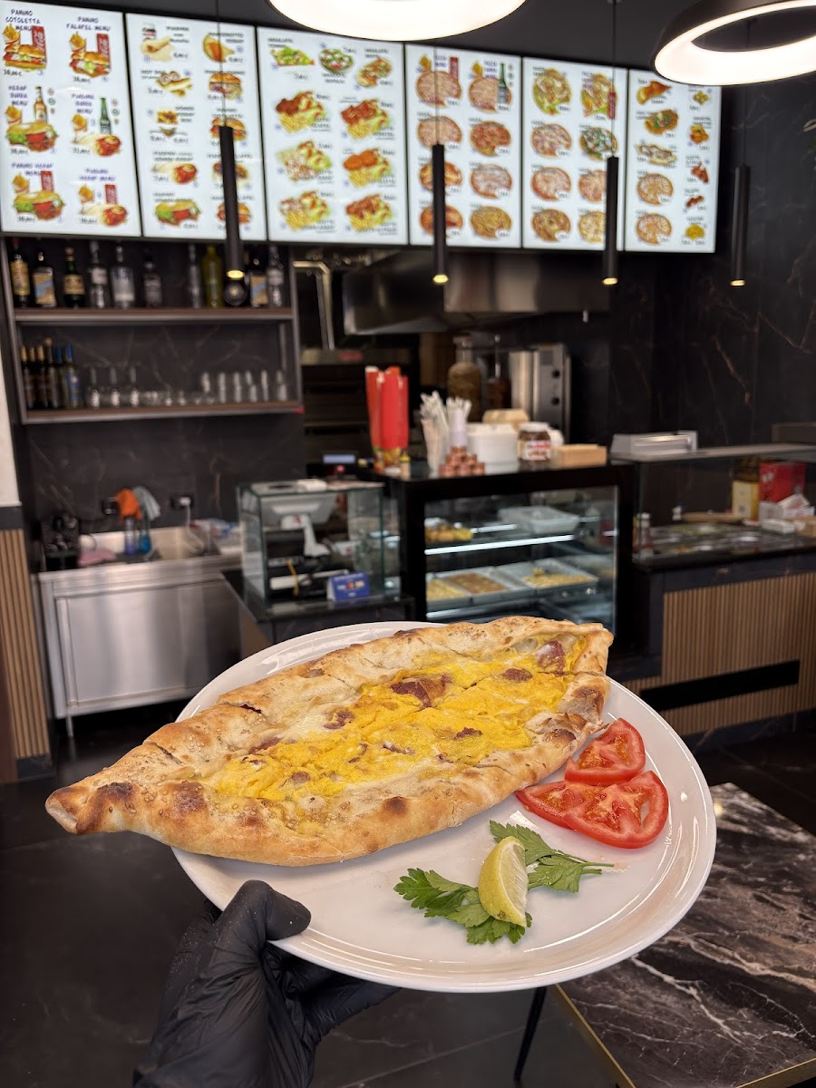 Istanbulls Kebap Pizza Photo 3