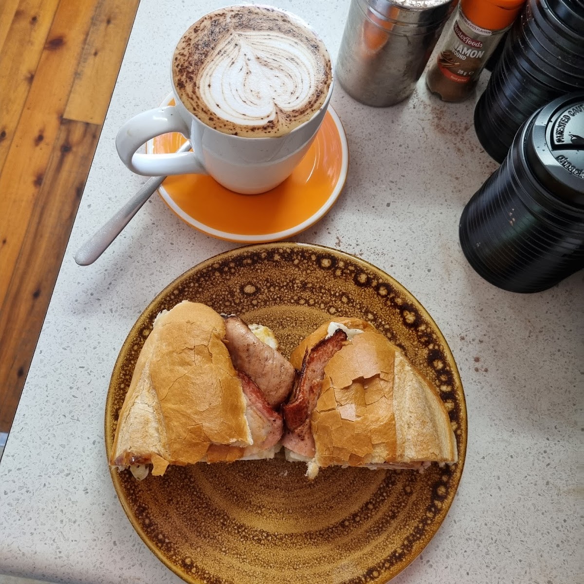 HB Coffee Shop Photo 6