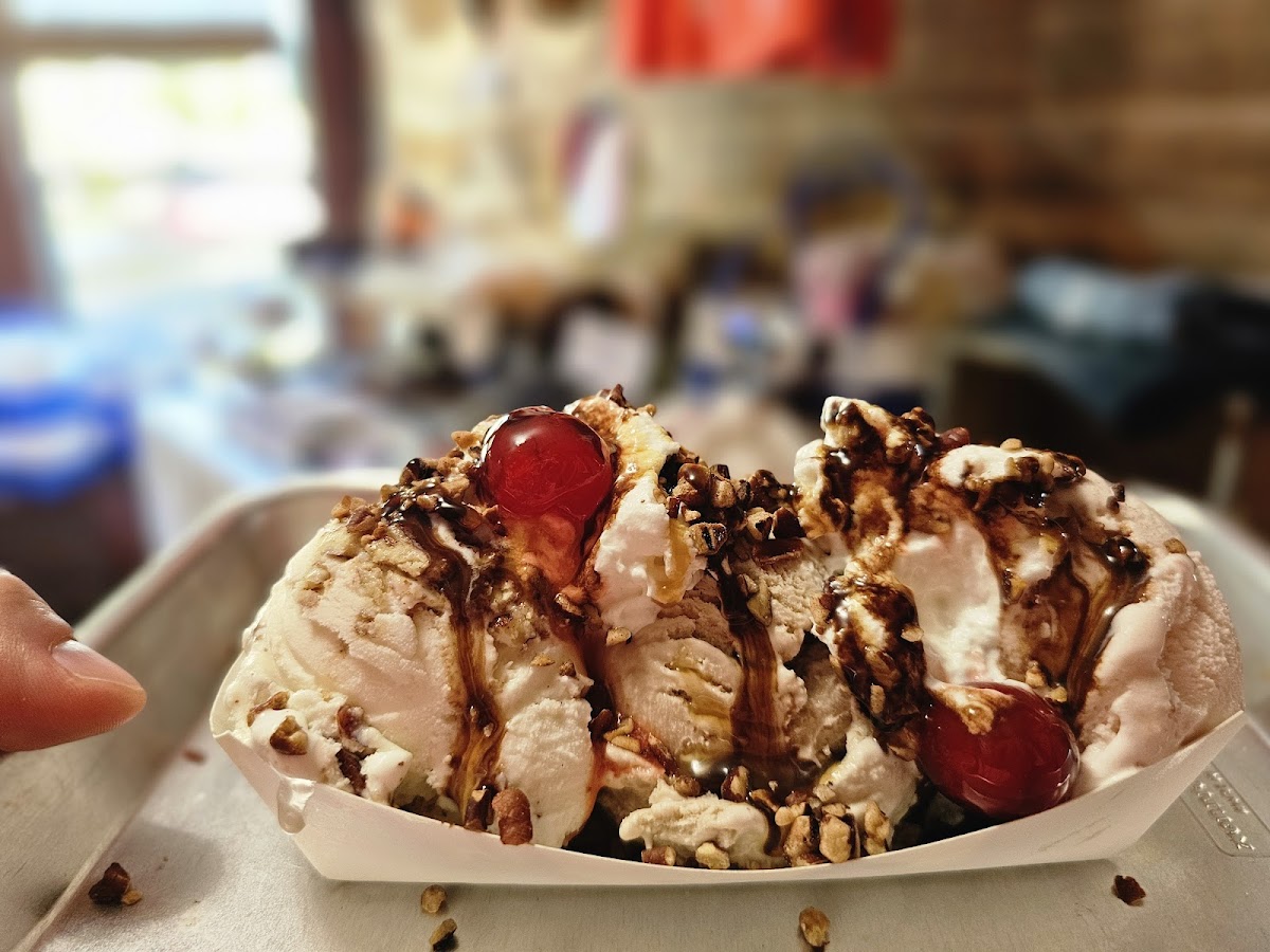 Friendswood Scoop Shop Photo 6