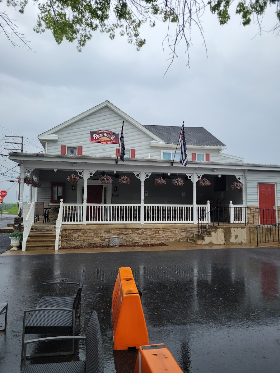 Hanoverville Road House Photo 3
