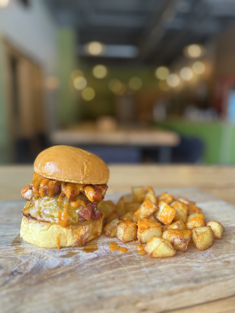 WILD Burger Photo 3