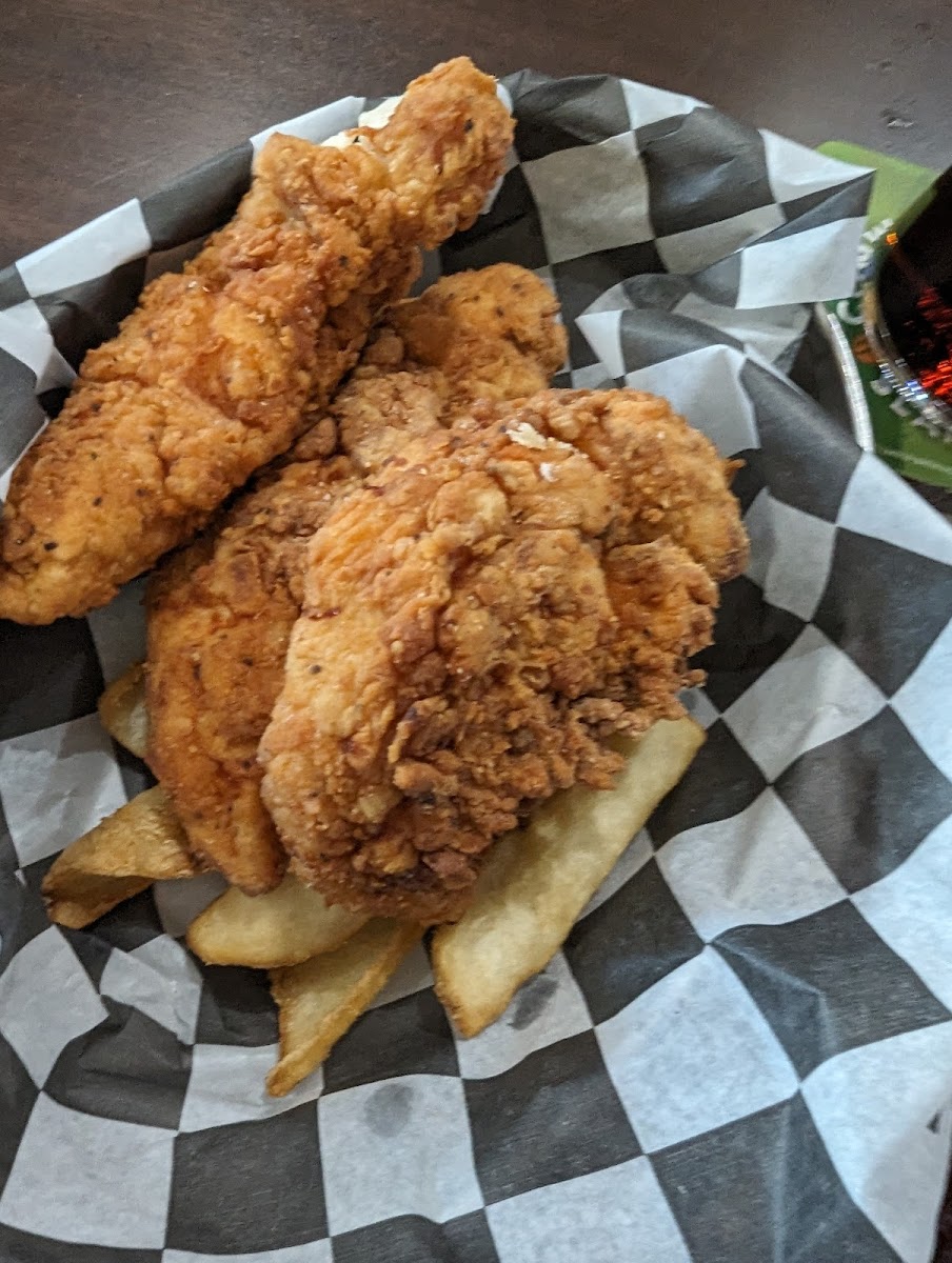 LLV’s Creekside Tavern Photo 10