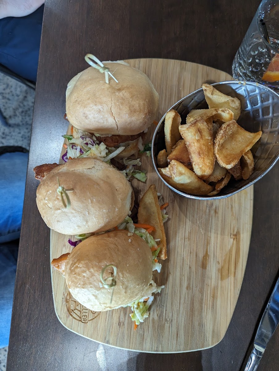 LLV’s Creekside Tavern Photo 6