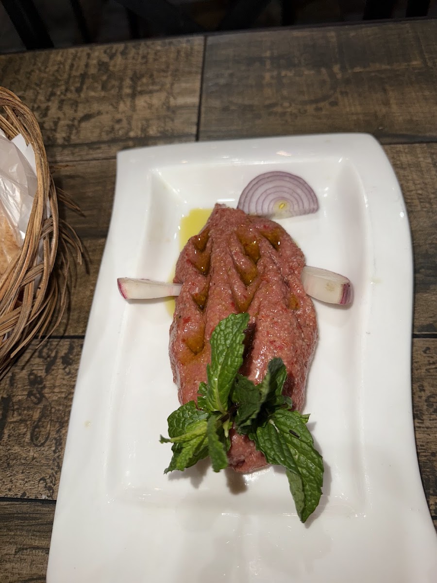 Itza Mezza Bar & Grill Photo 4