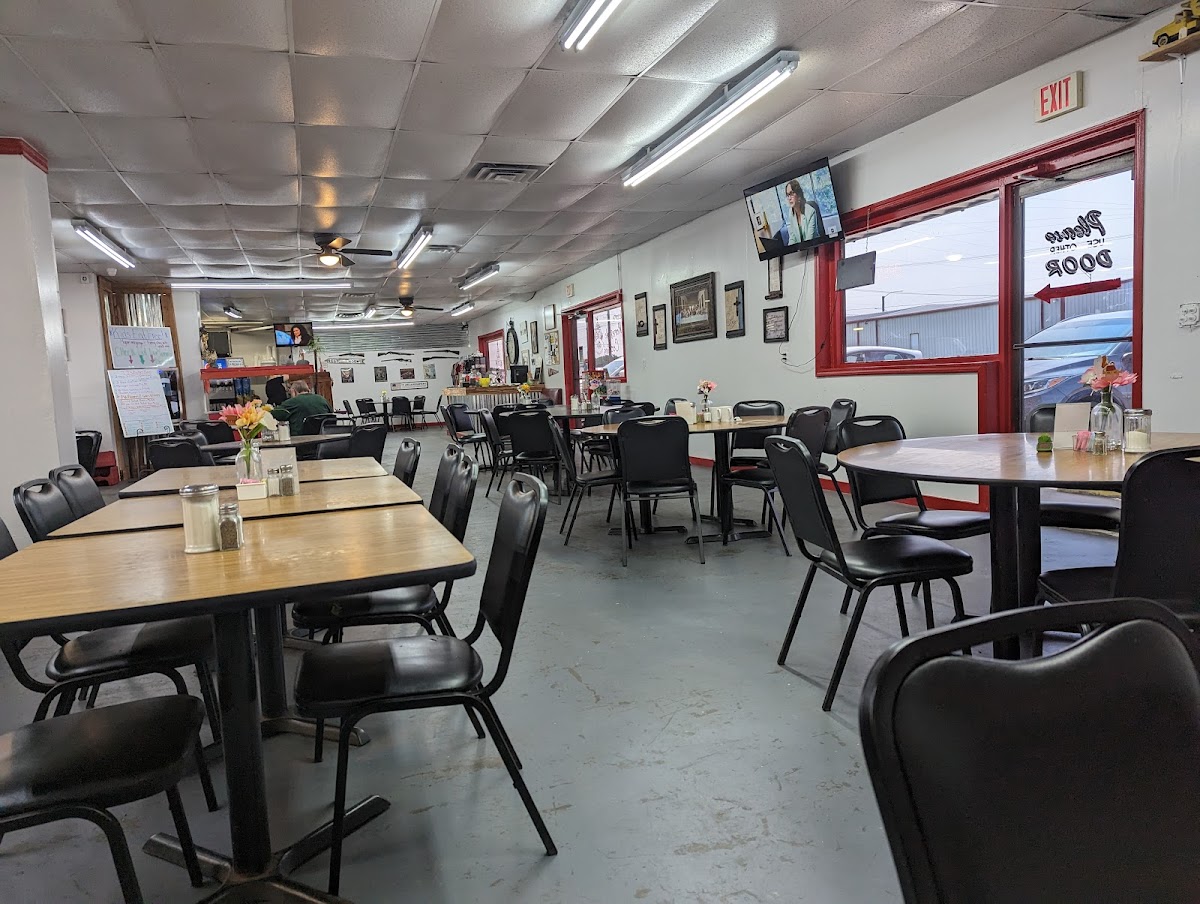 TJ Burger Barn Photo 6