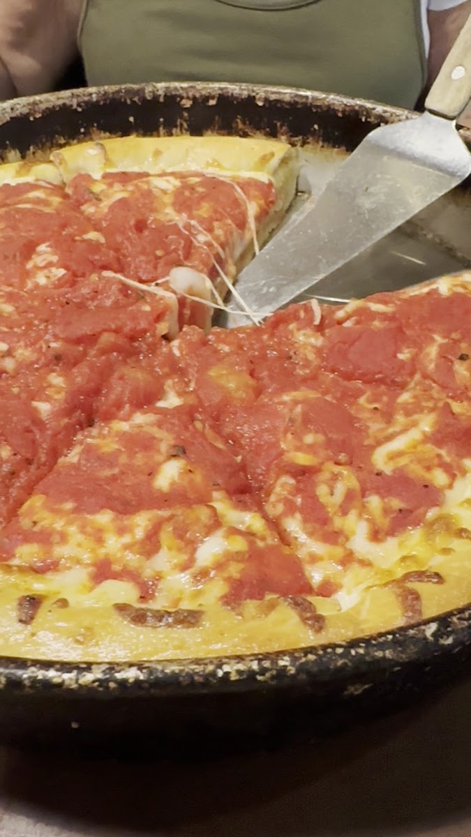 Chicago's Pizza Photo 2