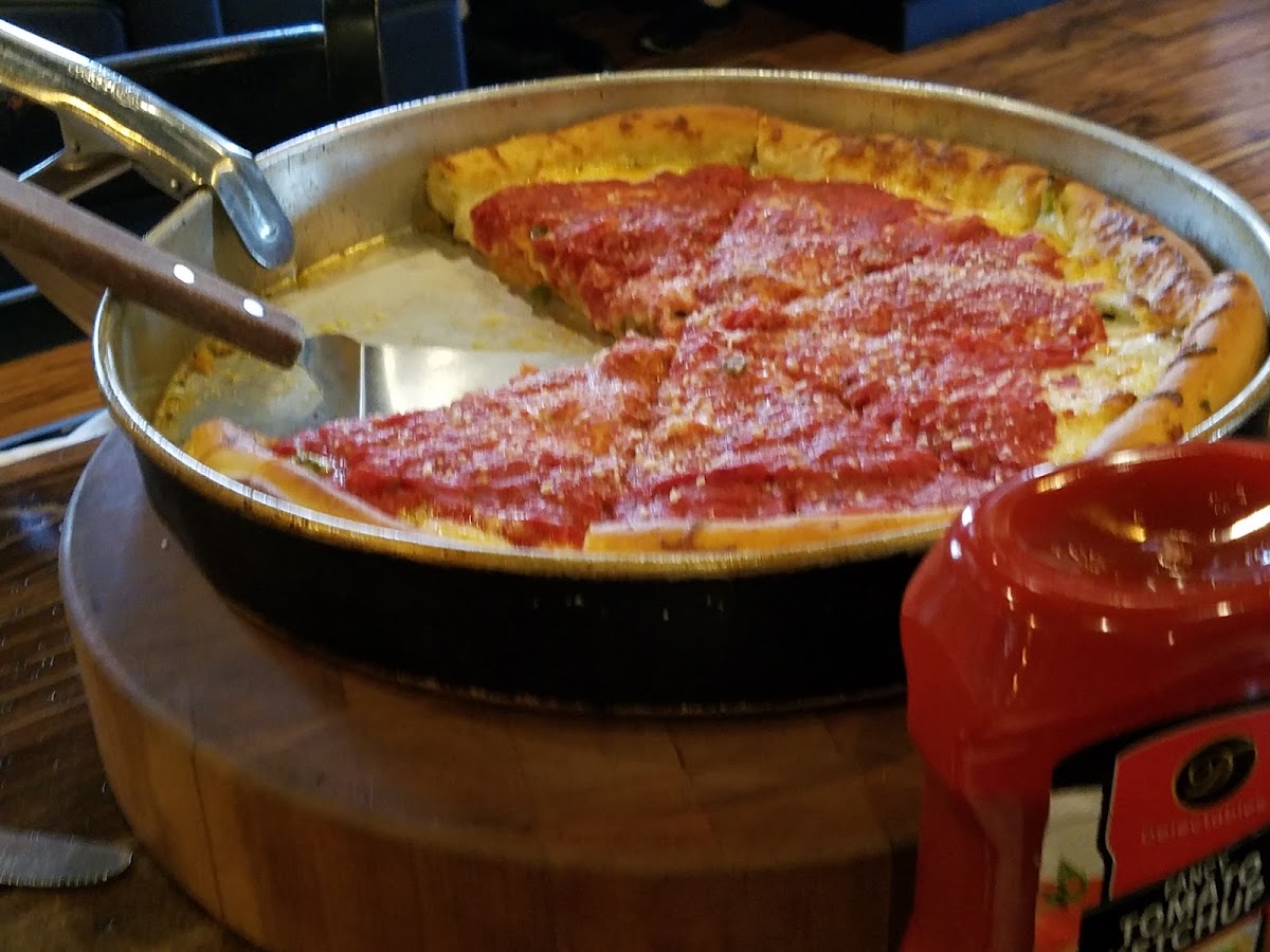 Chicago's Pizza Photo 5
