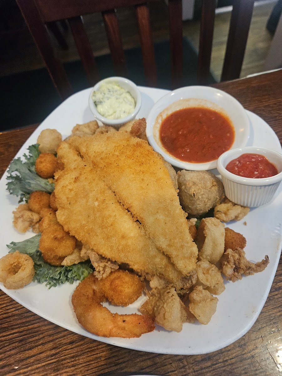 Popei's Clam Bar Photo 3