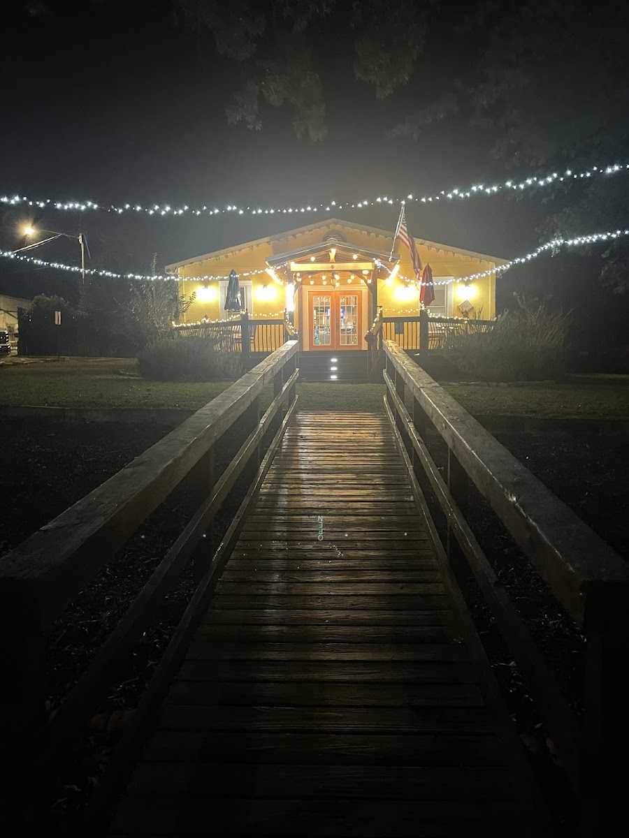 Southern Drawl Bar & Grille Photo 3