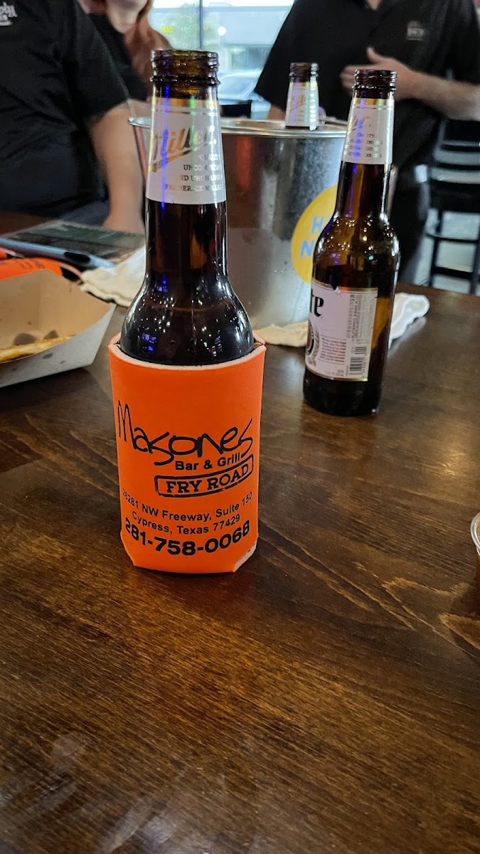 Masones Pub and Grill Photo 7
