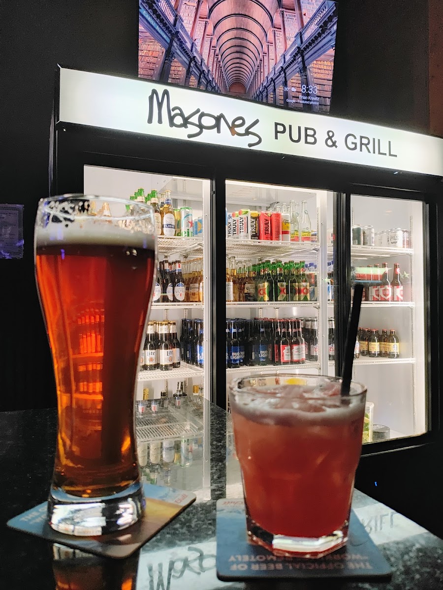 Masones Pub and Grill Photo 9