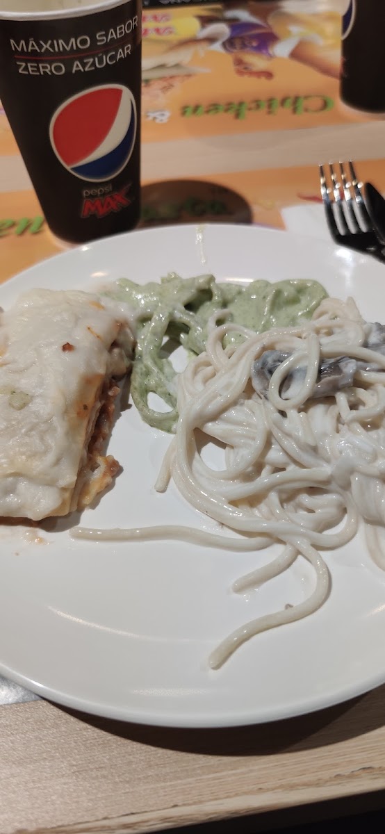 Chicken & Pasta Photo 8