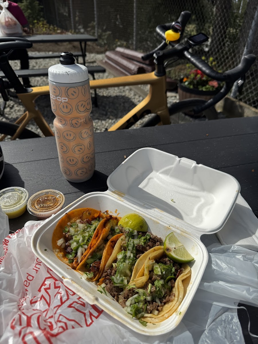 El Gordo Taqueria Photo 6