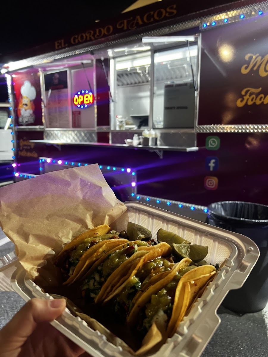 El Gordo Taqueria Photo 8