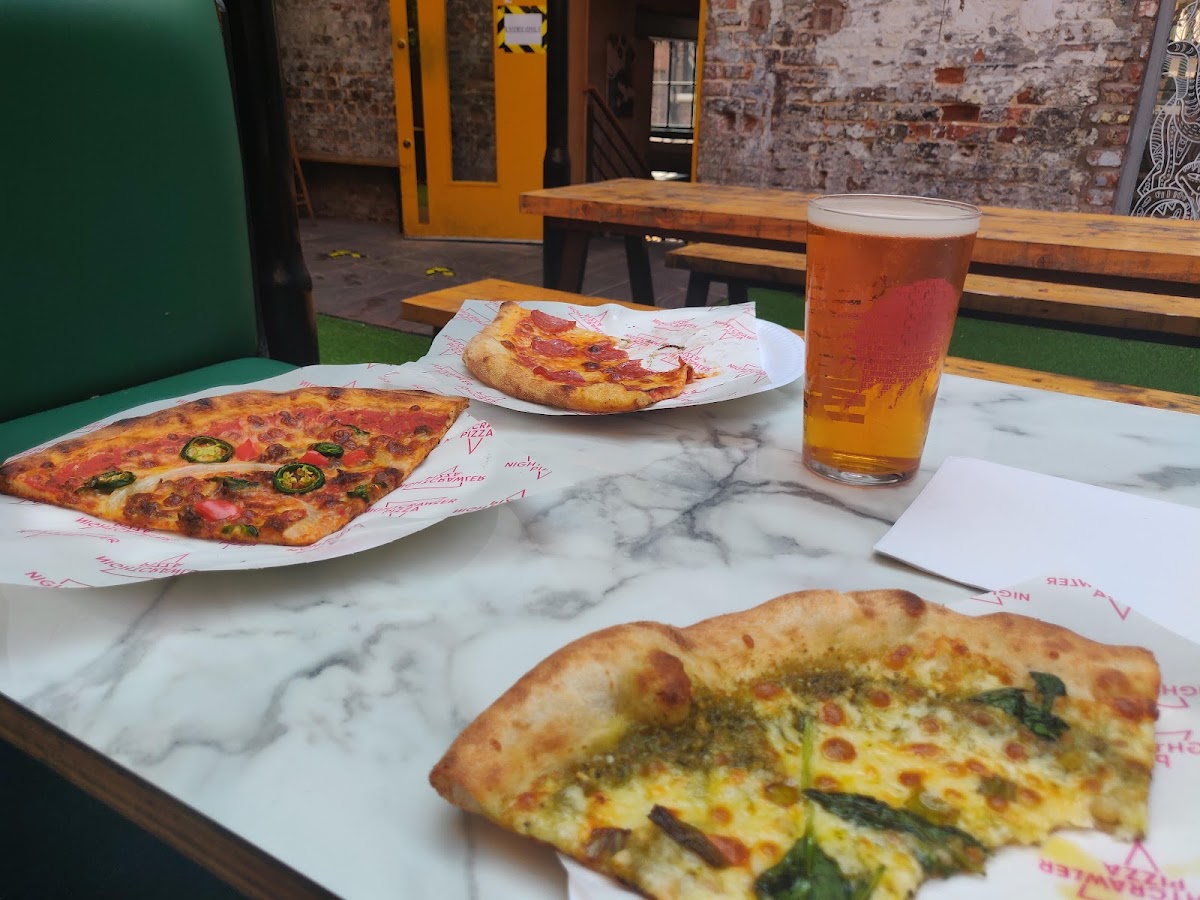 Nightcrawler Pizza Photo 10