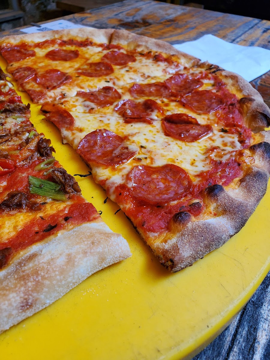 Nightcrawler Pizza Photo 5