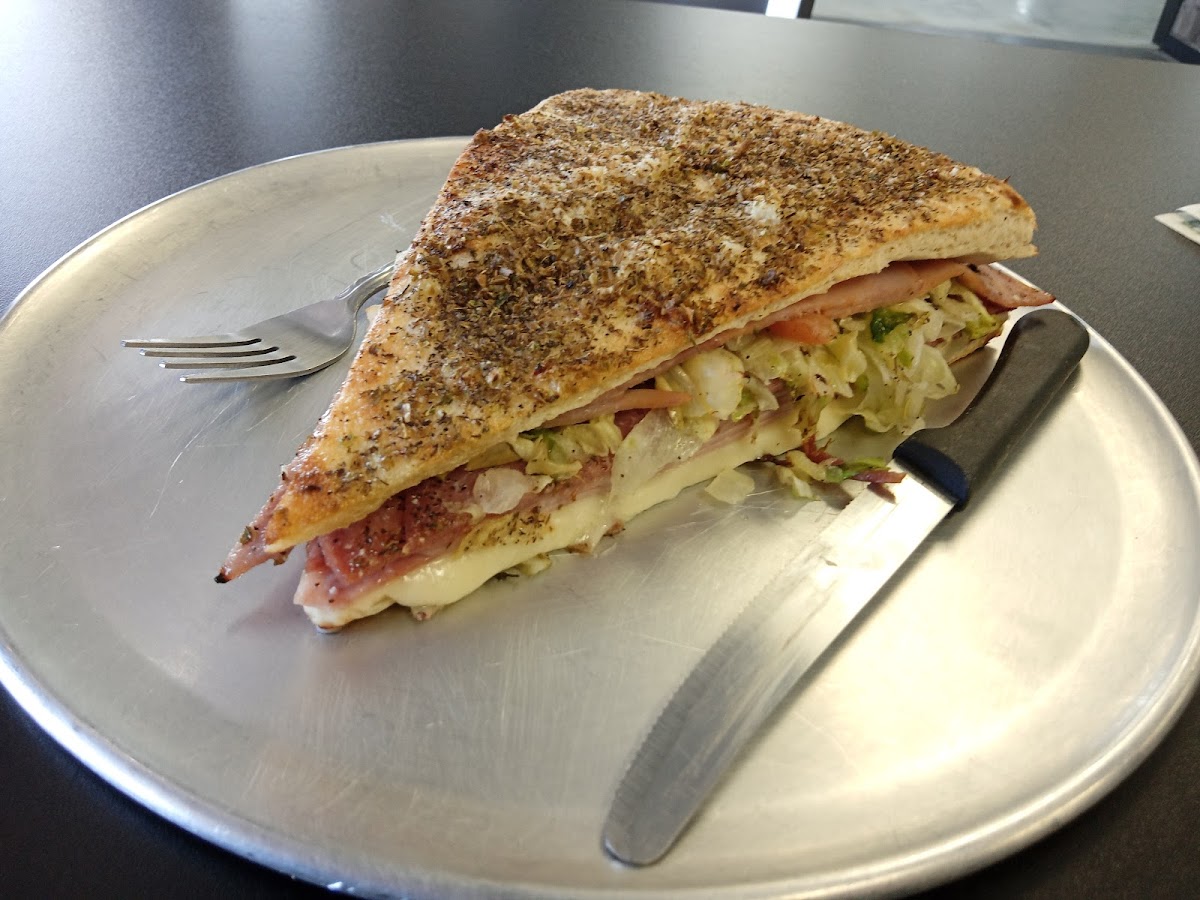 Vinny and ThozeGuyz Pizzeria Photo 10