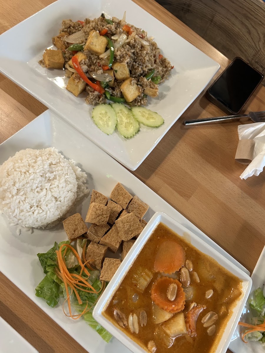 KINN Thai Eatery Photo 8