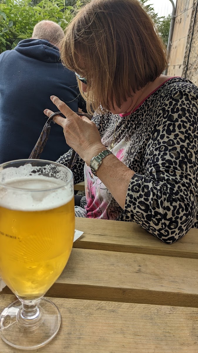 Clutha & Victoria Bar Photo 8