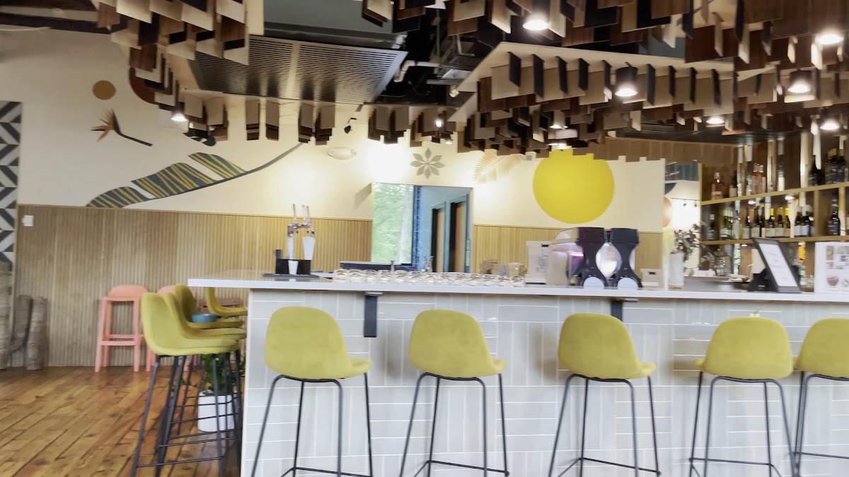 Auction House Food & Drink Hall Photo 2