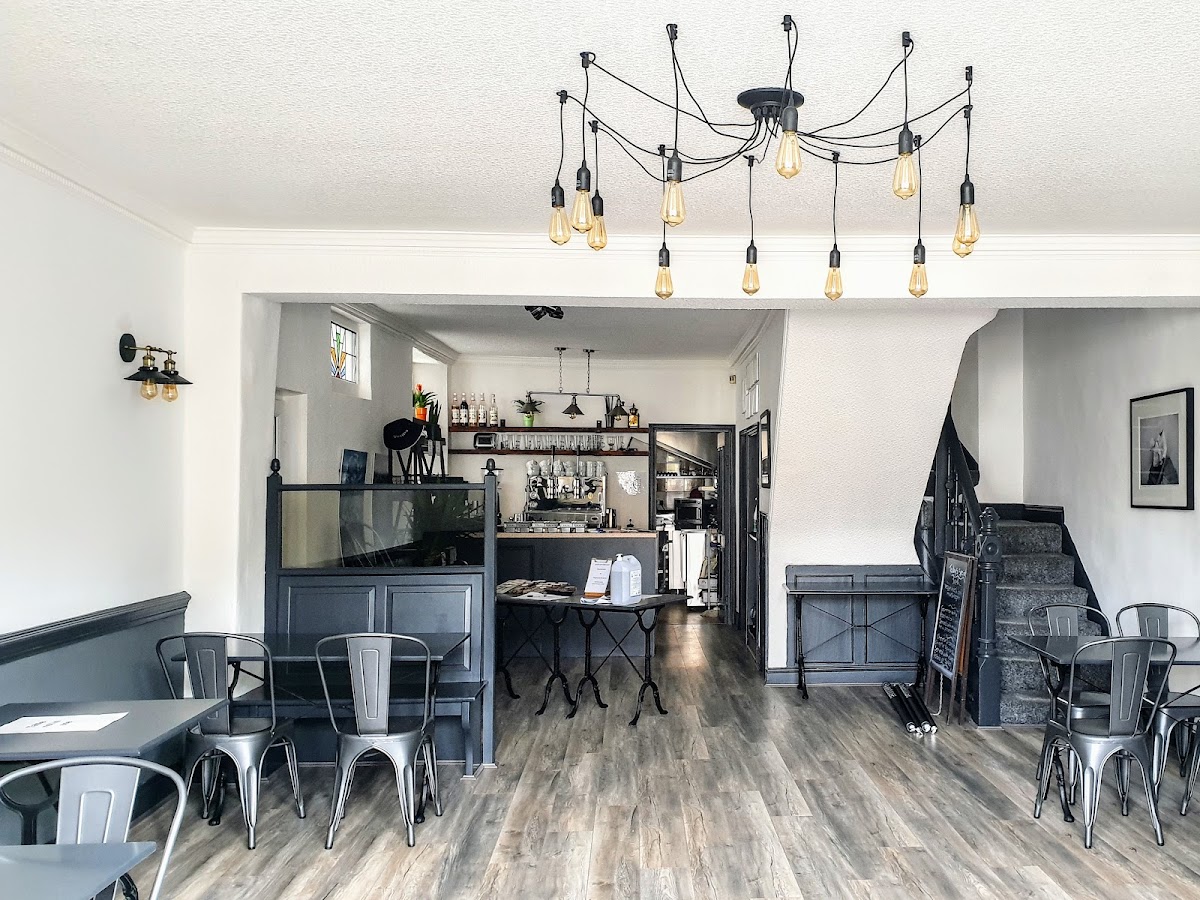Breaking Bread Kitchen & Bakehouse