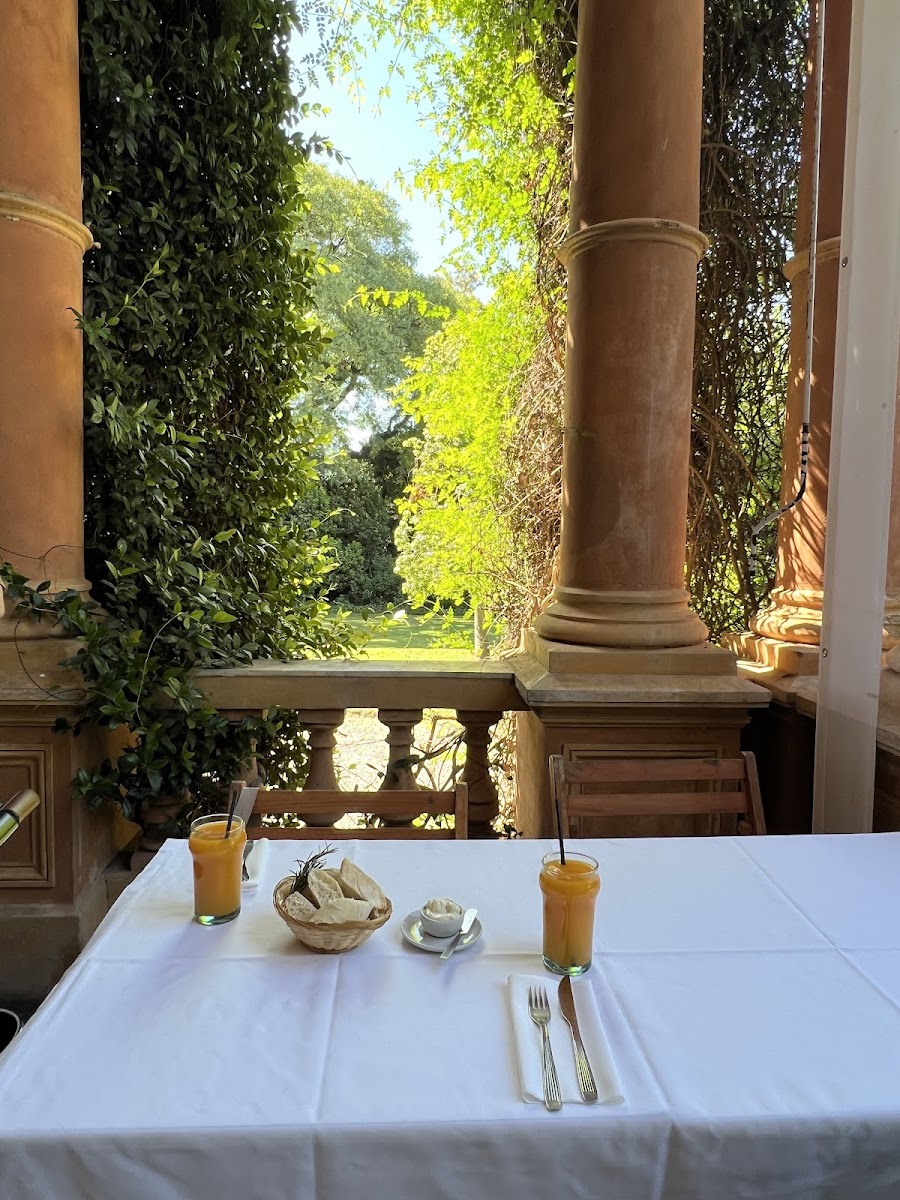 Villa Ocampo Bistro