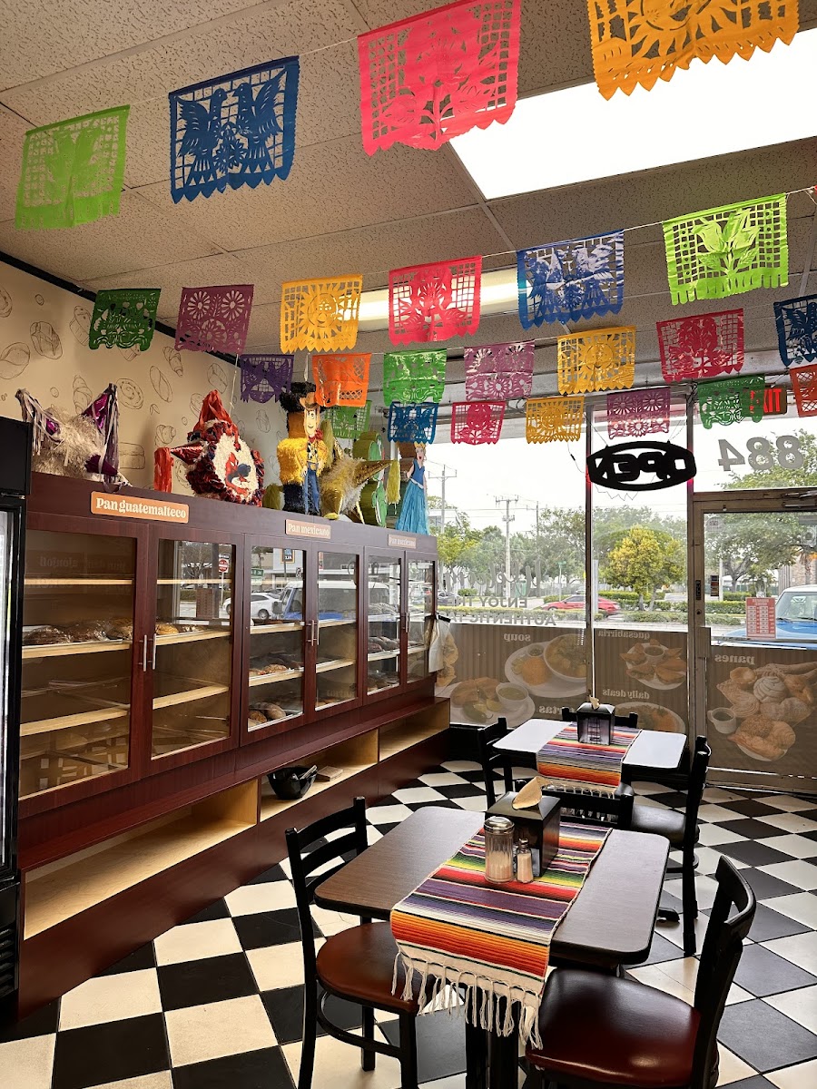 La Casa Del Pan Bakery & Restaurant